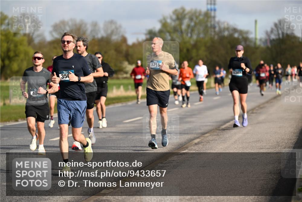 12.04.2026 - 45. Internationalen Wilhelmsburger Insellauf Dr. Thomas Lammeyer http://msf.ph/oto/9433657 12.04.2026 09:18:52 Laufen 40, 350, 5251, 5347 meine-sportfotos.de