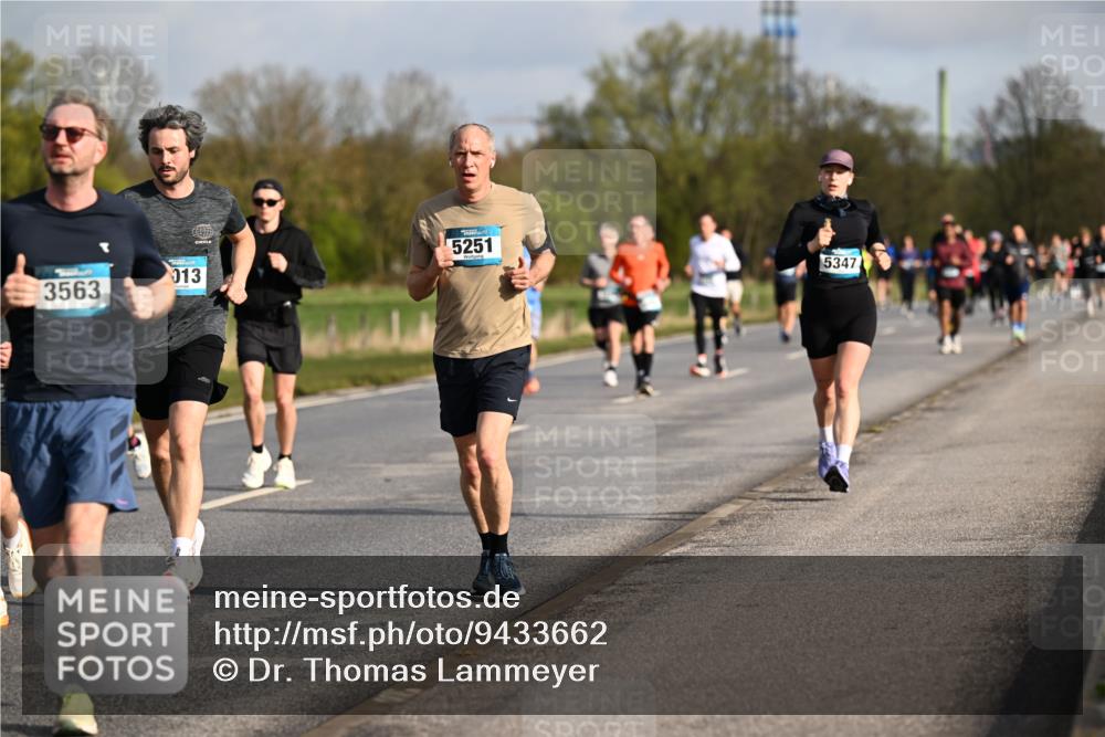 12.04.2026 - 45. Internationalen Wilhelmsburger Insellauf Dr. Thomas Lammeyer http://msf.ph/oto/9433662 12.04.2026 09:18:53 Laufen 5251, 5347, 3563, 013 meine-sportfotos.de