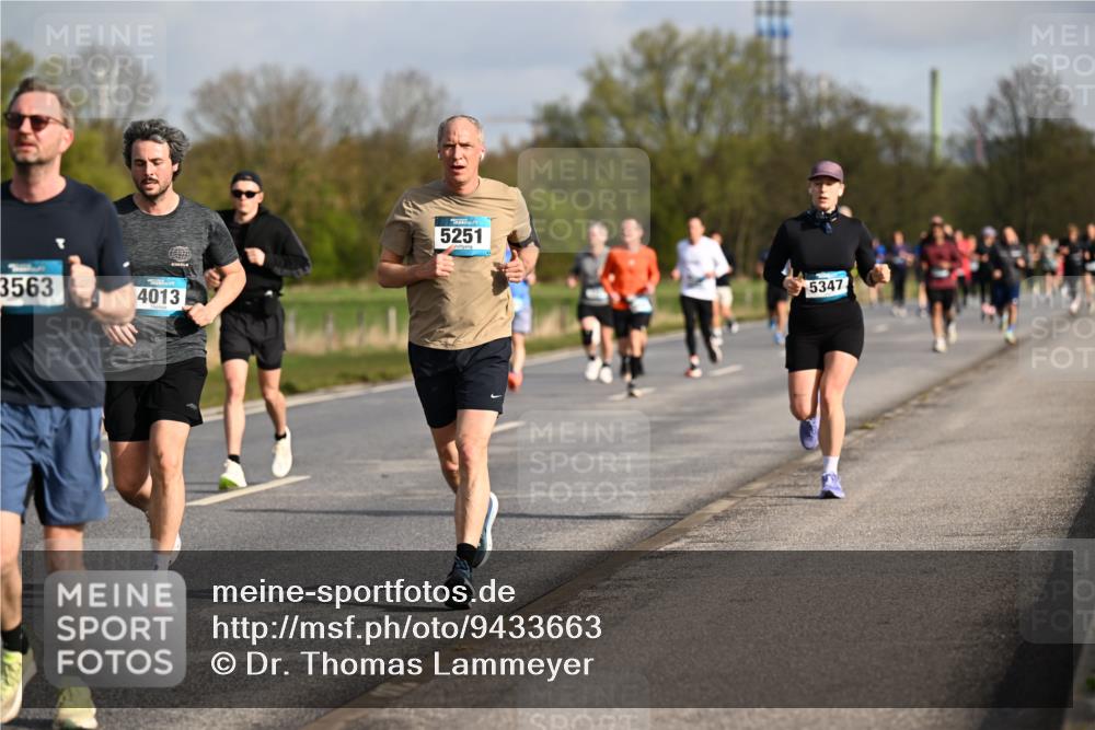 12.04.2026 - 45. Internationalen Wilhelmsburger Insellauf Dr. Thomas Lammeyer http://msf.ph/oto/9433663 12.04.2026 09:18:53 Laufen 3563, 4013, 5251, 5347 meine-sportfotos.de