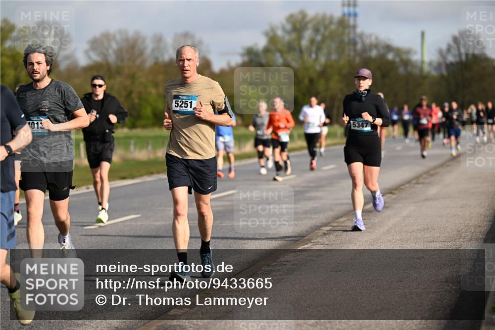 12.04.2026 - 45. Internationalen Wilhelmsburger Insellauf Dr. Thomas Lammeyer http://msf.ph/oto/9433665 12.04.2026 09:18:54 Laufen 1013, 5251, 5347 meine-sportfotos.de