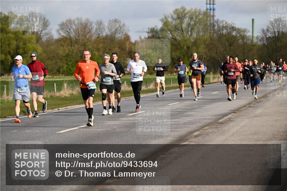 12.04.2026 - 45. Internationalen Wilhelmsburger Insellauf Dr. Thomas Lammeyer http://msf.ph/oto/9433694 12.04.2026 09:18:59 Laufen 3450, 3834, 2189, 3224, 5606, 5286, 5749, 5756 meine-sportfotos.de