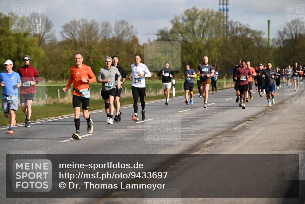 12.04.2026 - 45. Internationalen Wilhelmsburger Insellauf Dr. Thomas Lammeyer http://msf.ph/oto/9433697 12.04.2026 09:18:59 Laufen 3450, 5, 3224, 2189 meine-sportfotos.de