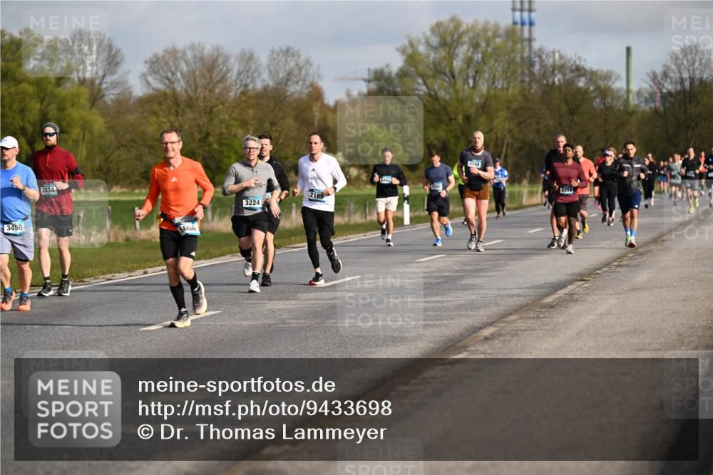 12.04.2026 - 45. Internationalen Wilhelmsburger Insellauf Dr. Thomas Lammeyer http://msf.ph/oto/9433698 12.04.2026 09:18:59 Laufen 3450, 3834, 5606, 2189, 3224, 5402, 6286, 5749, 5756 meine-sportfotos.de
