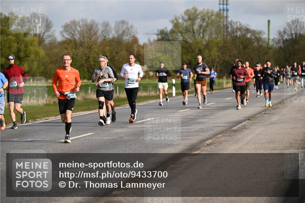 12.04.2026 - 45. Internationalen Wilhelmsburger Insellauf Dr. Thomas Lammeyer http://msf.ph/oto/9433700 12.04.2026 09:18:59 Laufen 3834, 3224, 5606, 2189, 5286, 5749 meine-sportfotos.de
