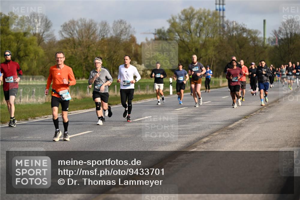 12.04.2026 - 45. Internationalen Wilhelmsburger Insellauf Dr. Thomas Lammeyer http://msf.ph/oto/9433701 12.04.2026 09:19:00 Laufen 3834, 322, 2189, 5606, 5286, 5749, 5756 meine-sportfotos.de