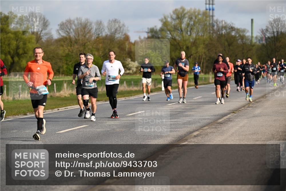12.04.2026 - 45. Internationalen Wilhelmsburger Insellauf Dr. Thomas Lammeyer http://msf.ph/oto/9433703 12.04.2026 09:19:00 Laufen 5606, 3224, 2189, 5756 meine-sportfotos.de