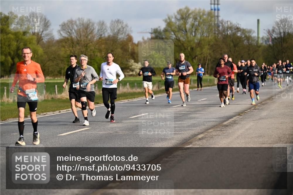 12.04.2026 - 45. Internationalen Wilhelmsburger Insellauf Dr. Thomas Lammeyer http://msf.ph/oto/9433705 12.04.2026 09:19:00 Laufen 5606, 5691, 322, 2189, 5749, 5756 meine-sportfotos.de
