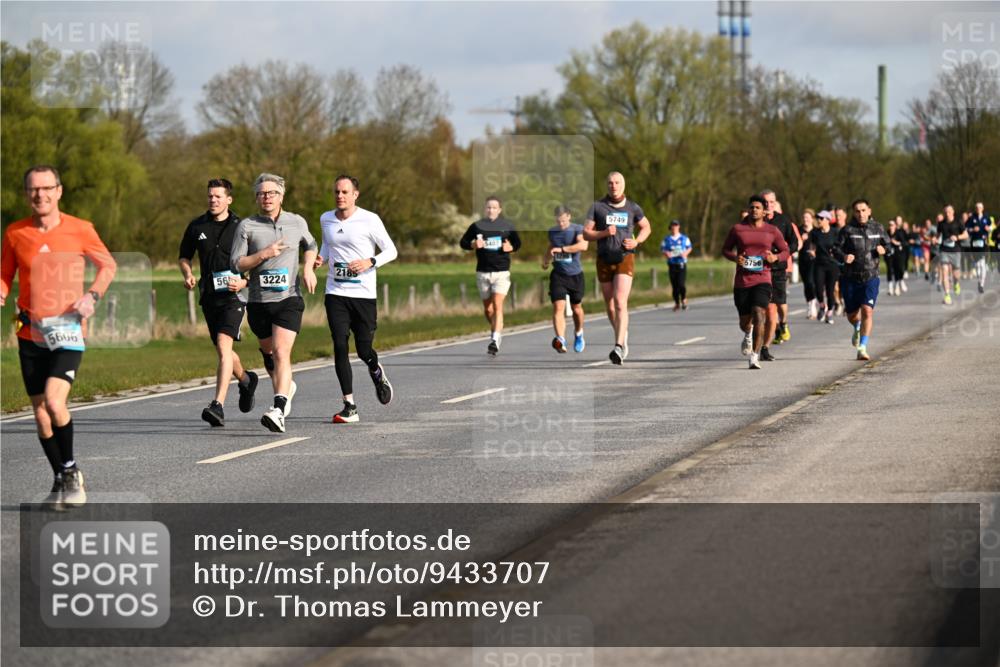 12.04.2026 - 45. Internationalen Wilhelmsburger Insellauf Dr. Thomas Lammeyer http://msf.ph/oto/9433707 12.04.2026 09:19:01 Laufen 5606, 56, 3224, 2185, 5407, 5749, 5756 meine-sportfotos.de
