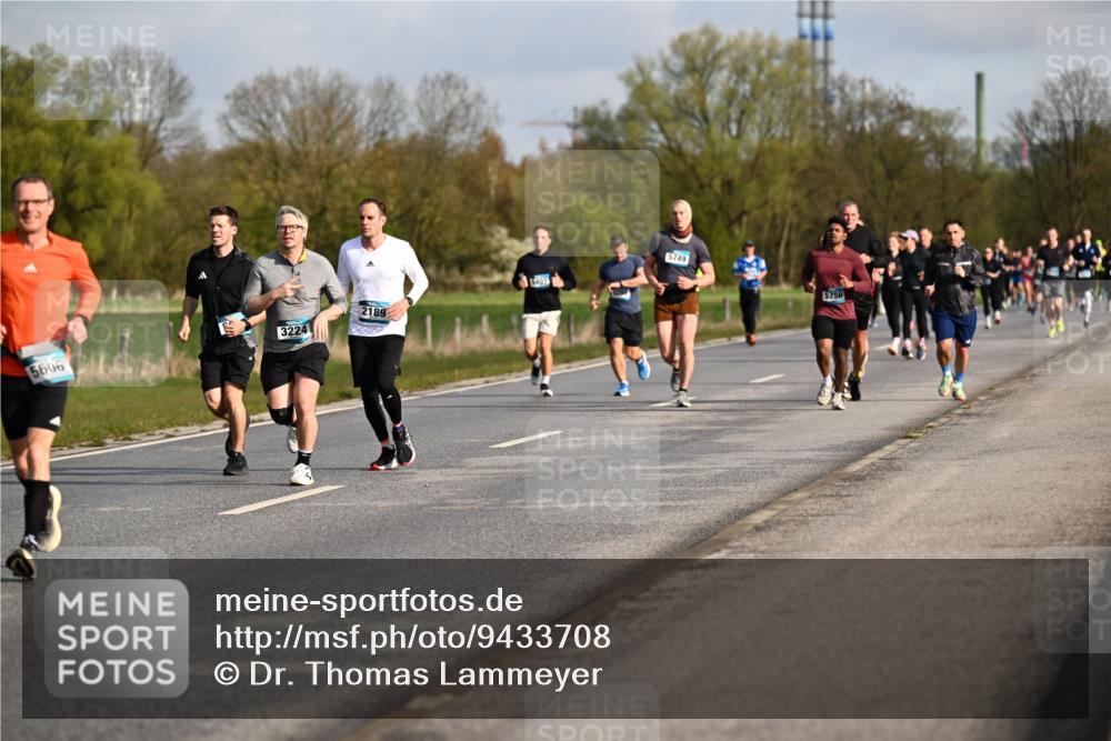 12.04.2026 - 45. Internationalen Wilhelmsburger Insellauf Dr. Thomas Lammeyer http://msf.ph/oto/9433708 12.04.2026 09:19:01 Laufen 5606, 3224, 2189, 5749, 5756 meine-sportfotos.de