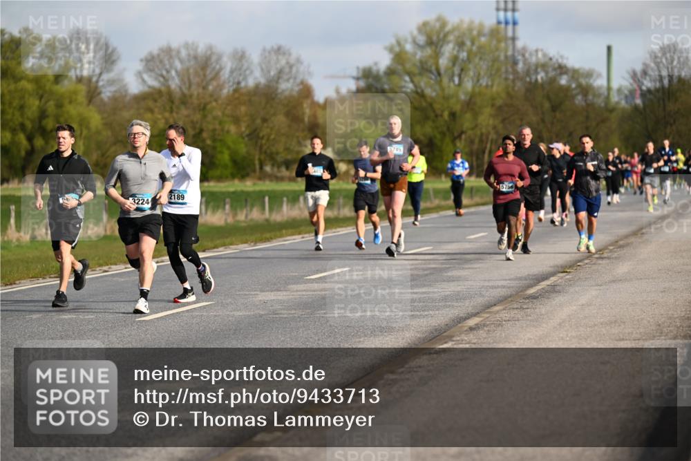 12.04.2026 - 45. Internationalen Wilhelmsburger Insellauf Dr. Thomas Lammeyer http://msf.ph/oto/9433713 12.04.2026 09:19:01 Laufen 3224, 2189, 5749, 5756 meine-sportfotos.de