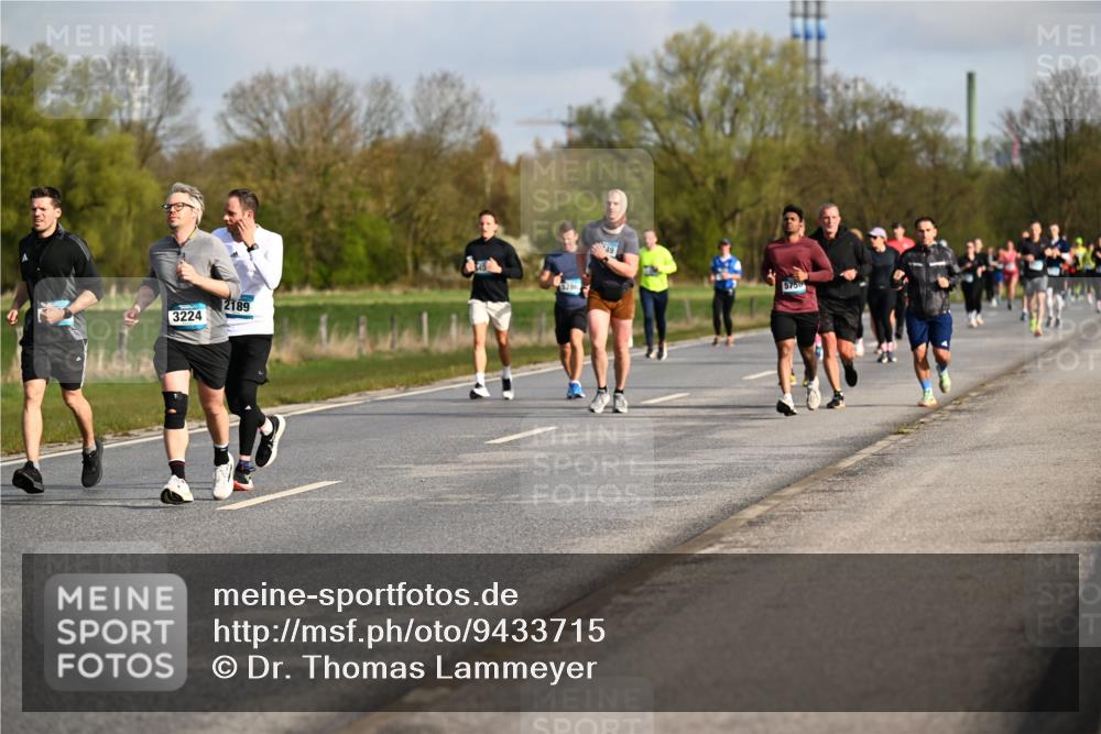 12.04.2026 - 45. Internationalen Wilhelmsburger Insellauf Dr. Thomas Lammeyer http://msf.ph/oto/9433715 12.04.2026 09:19:02 Laufen 2189, 3224, 5286, 49, 5756 meine-sportfotos.de