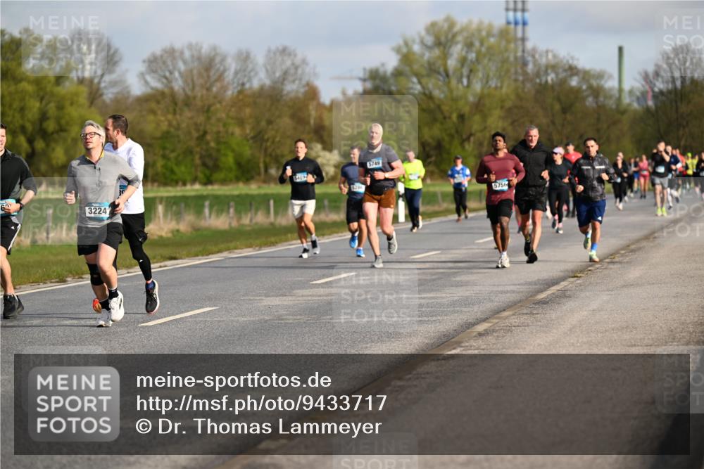12.04.2026 - 45. Internationalen Wilhelmsburger Insellauf Dr. Thomas Lammeyer http://msf.ph/oto/9433717 12.04.2026 09:19:02 Laufen 3224, 5206, 5749, 5756 meine-sportfotos.de