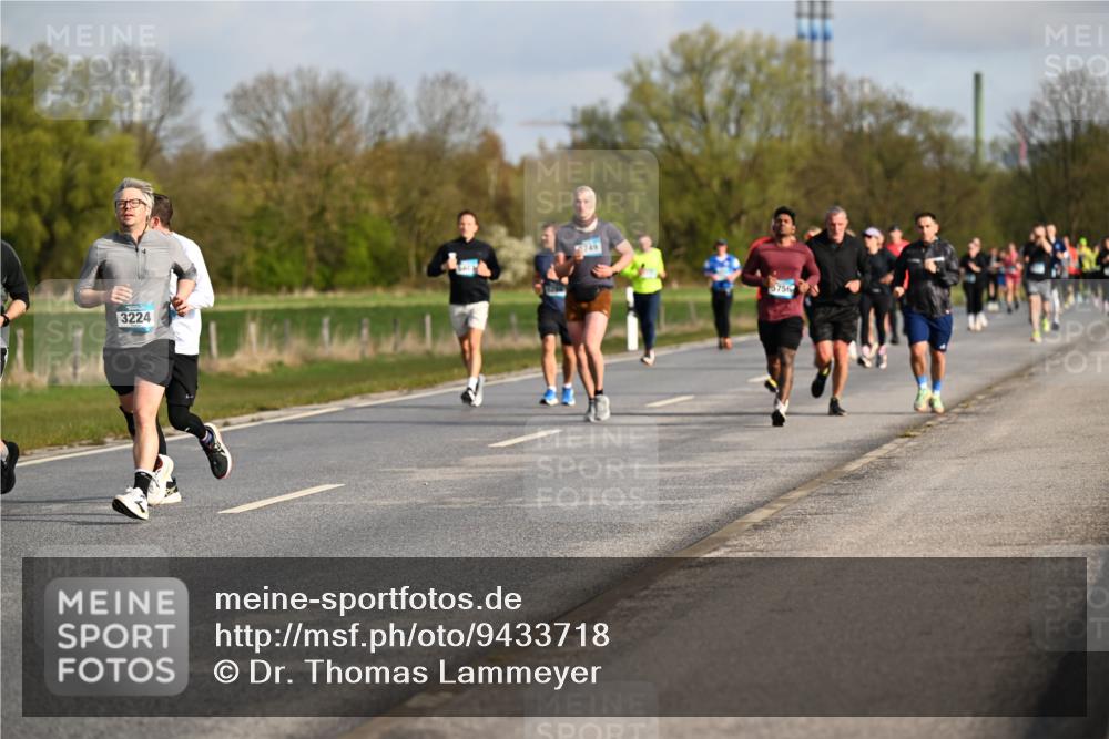 12.04.2026 - 45. Internationalen Wilhelmsburger Insellauf Dr. Thomas Lammeyer http://msf.ph/oto/9433718 12.04.2026 09:19:02 Laufen 3224, 749, 5756 meine-sportfotos.de