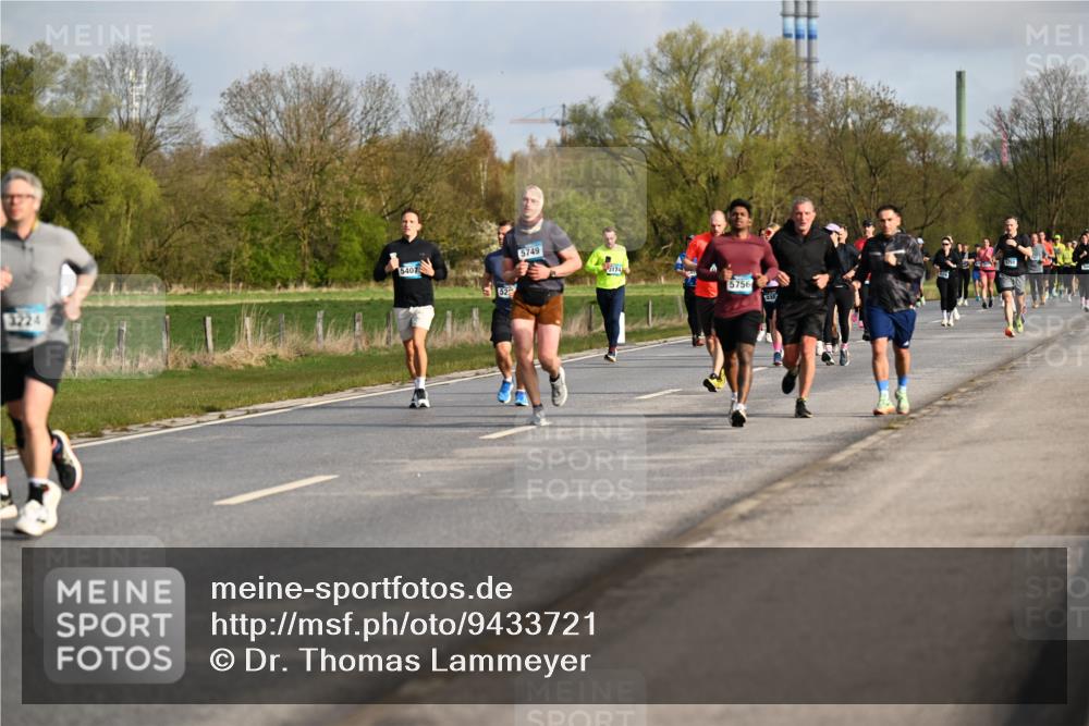 12.04.2026 - 45. Internationalen Wilhelmsburger Insellauf Dr. Thomas Lammeyer http://msf.ph/oto/9433721 12.04.2026 09:19:03 Laufen 3224, 5407, 52, 5749, 3174, 5756 meine-sportfotos.de