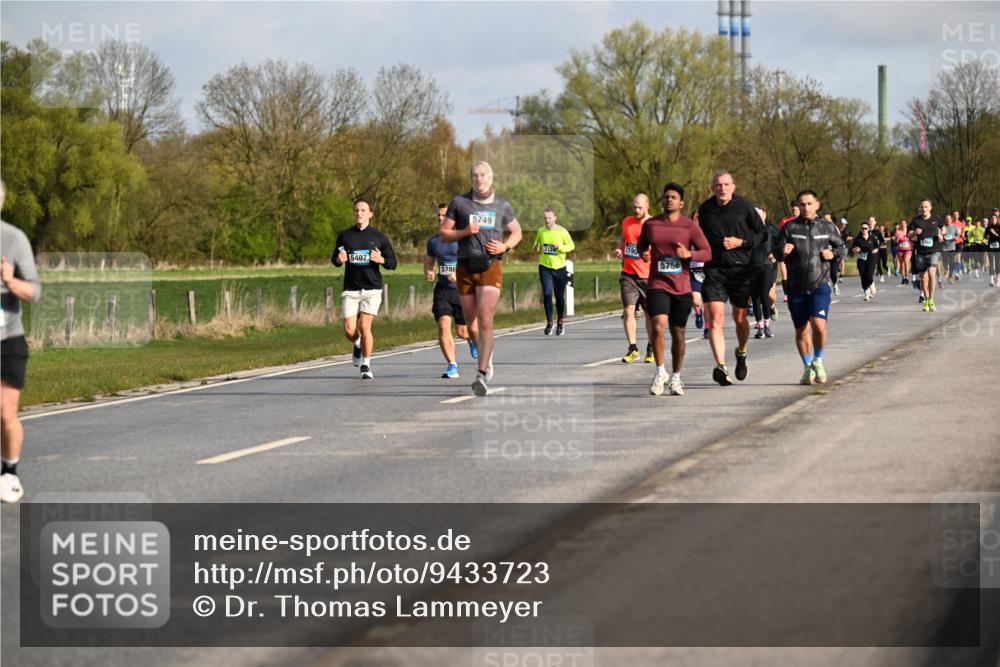 12.04.2026 - 45. Internationalen Wilhelmsburger Insellauf Dr. Thomas Lammeyer http://msf.ph/oto/9433723 12.04.2026 09:19:03 Laufen 5407, 5286, 5749, 190, 5756, 5751 meine-sportfotos.de