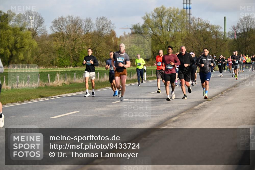 12.04.2026 - 45. Internationalen Wilhelmsburger Insellauf Dr. Thomas Lammeyer http://msf.ph/oto/9433724 12.04.2026 09:19:03 Laufen 5407, 5749, 31, 190, 5756, 5751 meine-sportfotos.de