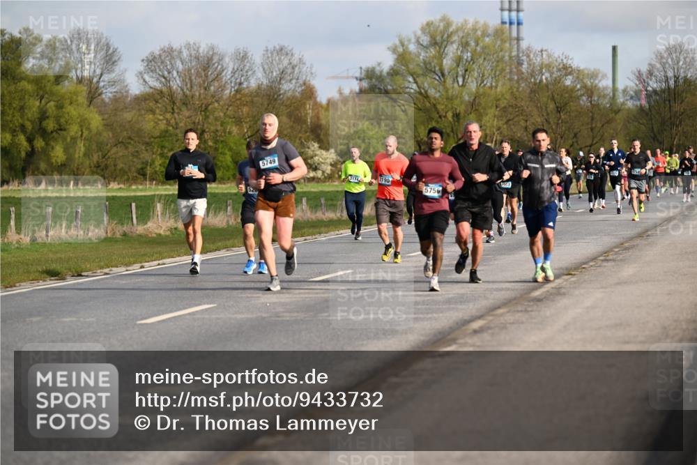 12.04.2026 - 45. Internationalen Wilhelmsburger Insellauf Dr. Thomas Lammeyer http://msf.ph/oto/9433732 12.04.2026 09:19:04 Laufen 520, 5749, 3553, 3174, 2190, 5756 meine-sportfotos.de