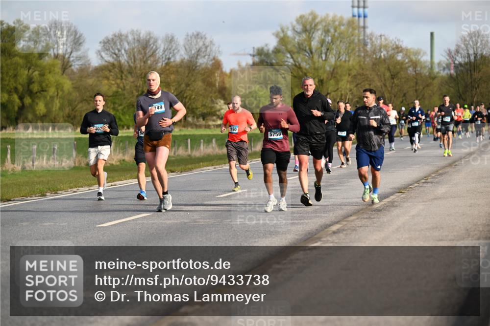 12.04.2026 - 45. Internationalen Wilhelmsburger Insellauf Dr. Thomas Lammeyer http://msf.ph/oto/9433738 12.04.2026 09:19:05 Laufen 40, 152, 749, 2190, 5756, 3553 meine-sportfotos.de