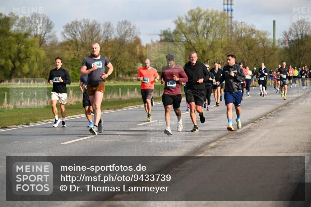 12.04.2026 - 45. Internationalen Wilhelmsburger Insellauf Dr. Thomas Lammeyer http://msf.ph/oto/9433739 12.04.2026 09:19:05 Laufen 540, 5749, 2190, 5756 meine-sportfotos.de