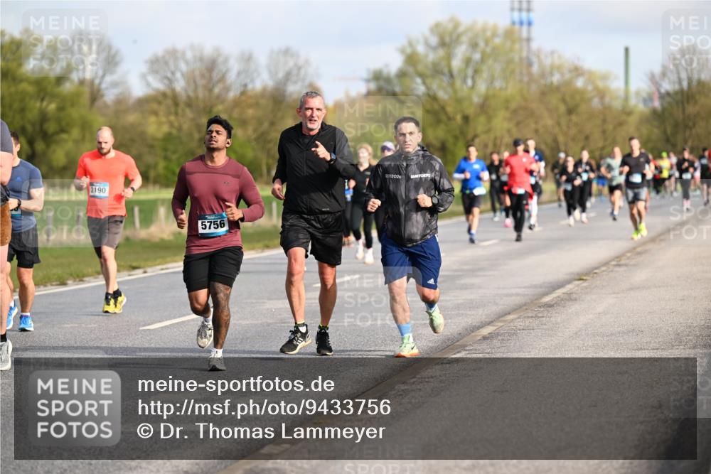 12.04.2026 - 45. Internationalen Wilhelmsburger Insellauf Dr. Thomas Lammeyer http://msf.ph/oto/9433756 12.04.2026 09:19:08 Laufen 2190, 5756, 2026 meine-sportfotos.de