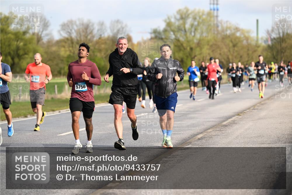 12.04.2026 - 45. Internationalen Wilhelmsburger Insellauf Dr. Thomas Lammeyer http://msf.ph/oto/9433757 12.04.2026 09:19:08 Laufen 2190, 5756, 2026 meine-sportfotos.de