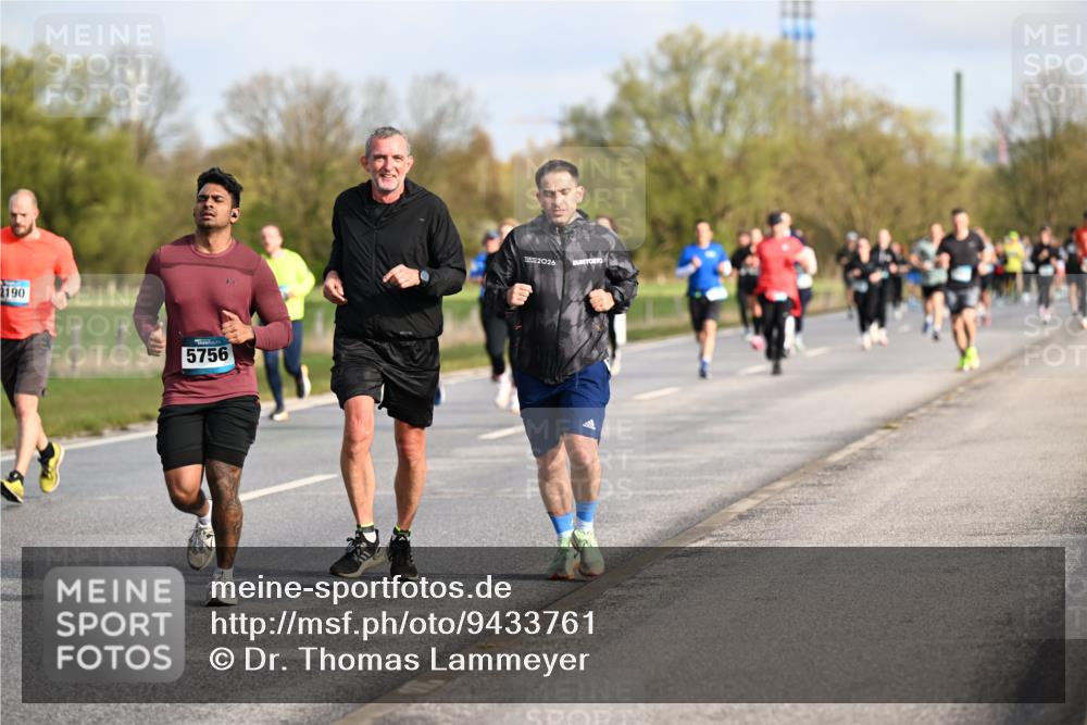 12.04.2026 - 45. Internationalen Wilhelmsburger Insellauf Dr. Thomas Lammeyer http://msf.ph/oto/9433761 12.04.2026 09:19:09 Laufen 2190, 5756, 2026 meine-sportfotos.de