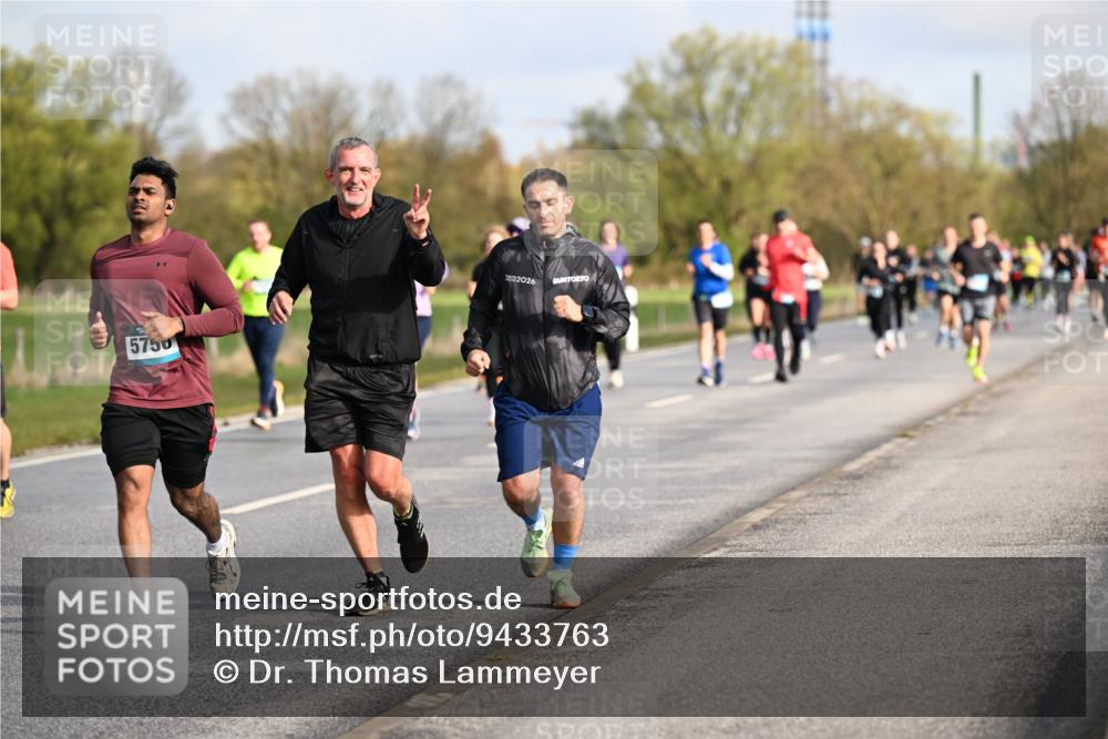 12.04.2026 - 45. Internationalen Wilhelmsburger Insellauf Dr. Thomas Lammeyer http://msf.ph/oto/9433763 12.04.2026 09:19:09 Laufen 5750, 2026 meine-sportfotos.de