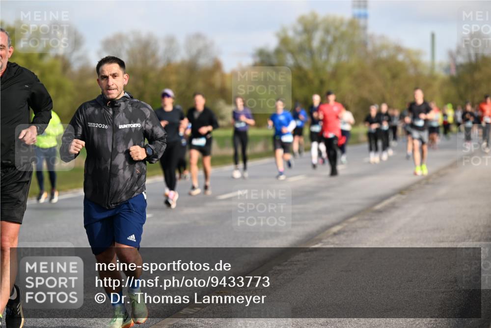 12.04.2026 - 45. Internationalen Wilhelmsburger Insellauf Dr. Thomas Lammeyer http://msf.ph/oto/9433773 12.04.2026 09:19:11 Laufen 2026 meine-sportfotos.de