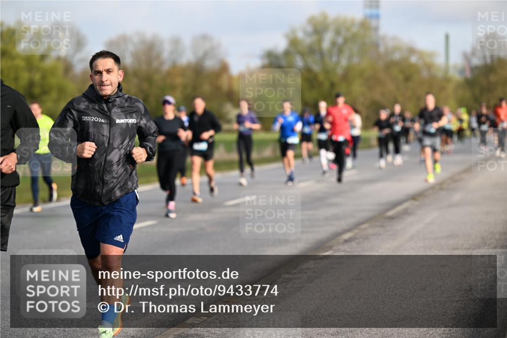 12.04.2026 - 45. Internationalen Wilhelmsburger Insellauf Dr. Thomas Lammeyer http://msf.ph/oto/9433774 12.04.2026 09:19:11 Laufen 2026 meine-sportfotos.de