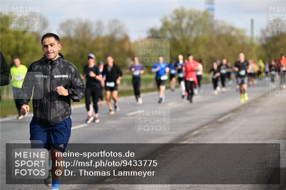 12.04.2026 - 45. Internationalen Wilhelmsburger Insellauf Dr. Thomas Lammeyer http://msf.ph/oto/9433775 12.04.2026 09:19:11 Laufen 2026 meine-sportfotos.de