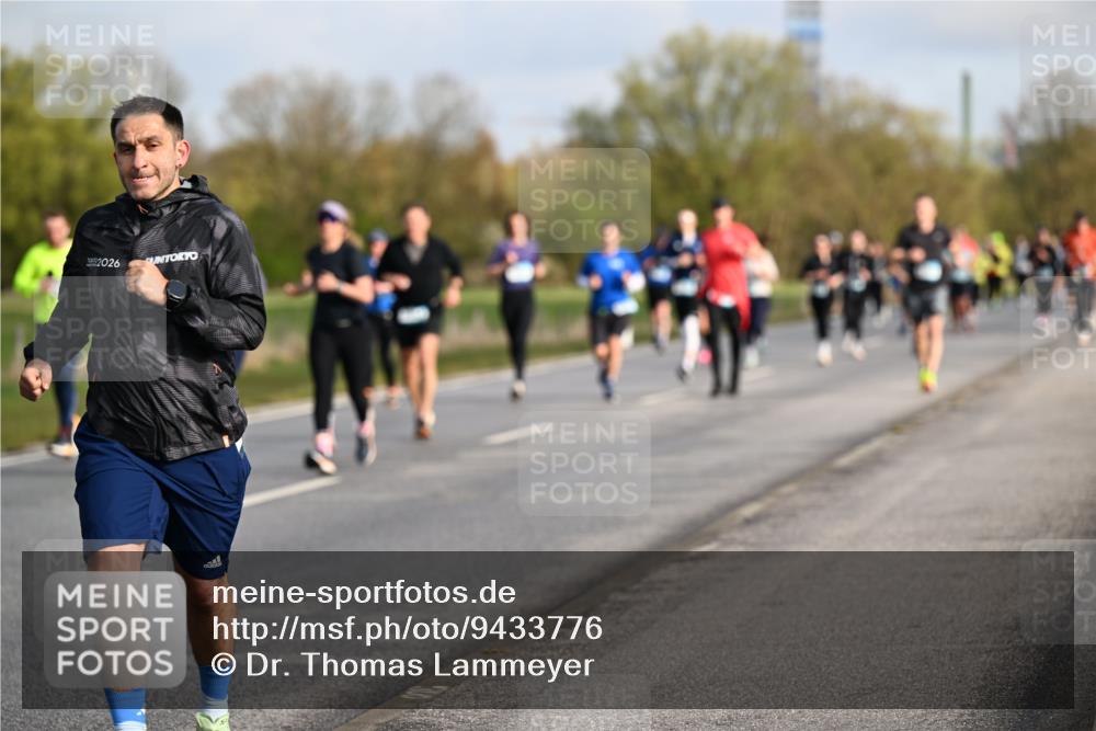 12.04.2026 - 45. Internationalen Wilhelmsburger Insellauf Dr. Thomas Lammeyer http://msf.ph/oto/9433776 12.04.2026 09:19:11 Laufen 2026 meine-sportfotos.de