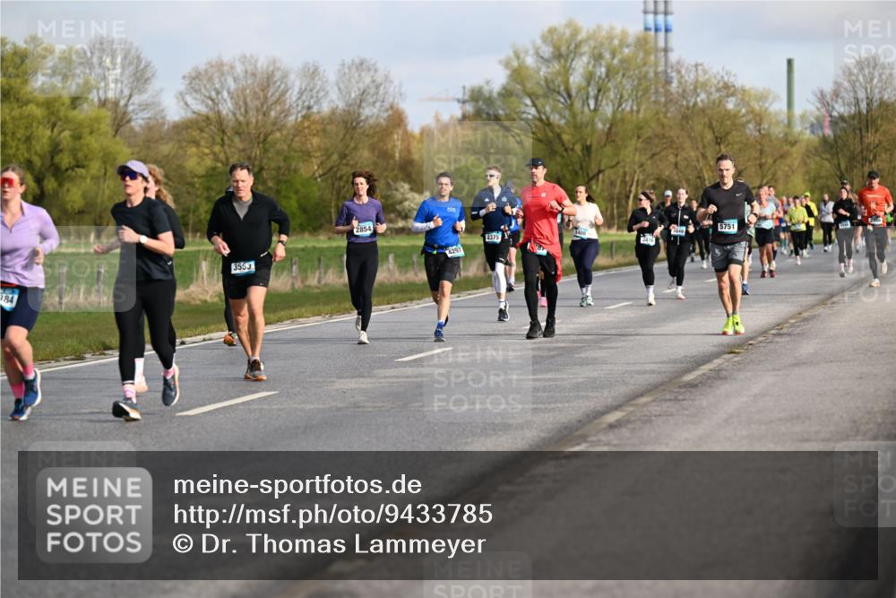 12.04.2026 - 45. Internationalen Wilhelmsburger Insellauf Dr. Thomas Lammeyer http://msf.ph/oto/9433785 12.04.2026 09:19:13 Laufen 384, 3553, 2854, 4297, 2375, 3848, 5751 meine-sportfotos.de