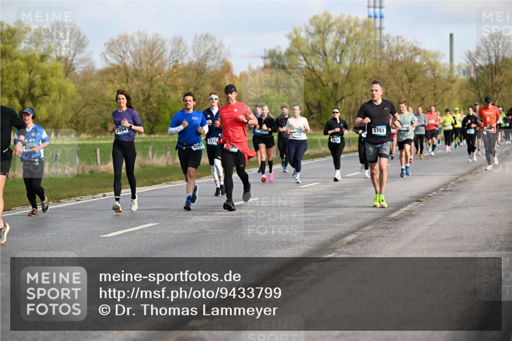 12.04.2026 - 45. Internationalen Wilhelmsburger Insellauf Dr. Thomas Lammeyer http://msf.ph/oto/9433799 12.04.2026 09:19:15 Laufen 456, 2854, 4297, 2375, 87, 3849, 3509, 5751, 3408, 3416 meine-sportfotos.de