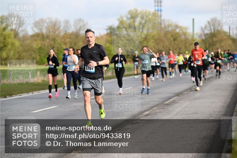 12.04.2026 - 45. Internationalen Wilhelmsburger Insellauf Dr. Thomas Lammeyer http://msf.ph/oto/9433819 12.04.2026 09:19:19 Laufen 5751 meine-sportfotos.de