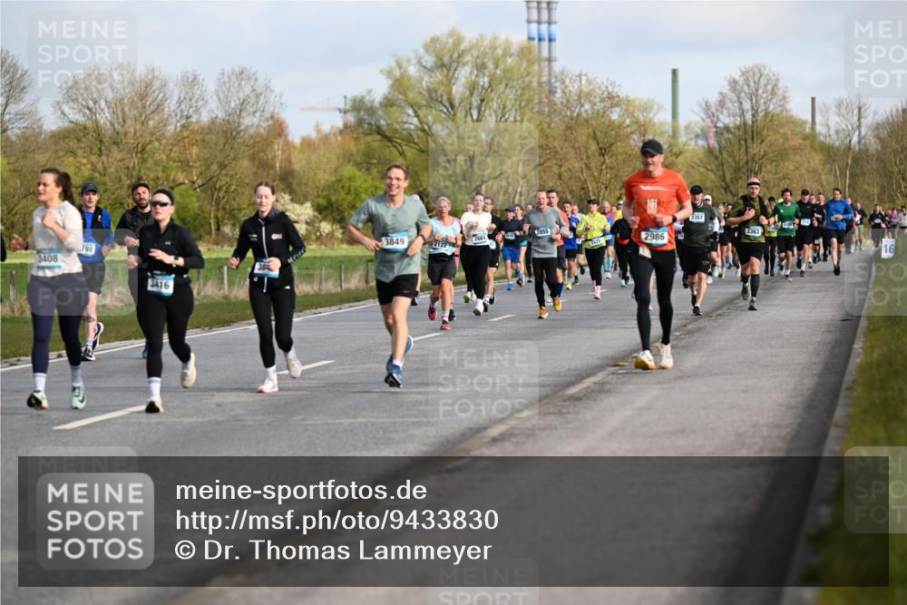 12.04.2026 - 45. Internationalen Wilhelmsburger Insellauf Dr. Thomas Lammeyer http://msf.ph/oto/9433830 12.04.2026 09:19:21 Laufen 3408, 798, 3416, 3849, 2855, 2661, 2122, 2986, 3357, 3363, 16 meine-sportfotos.de
