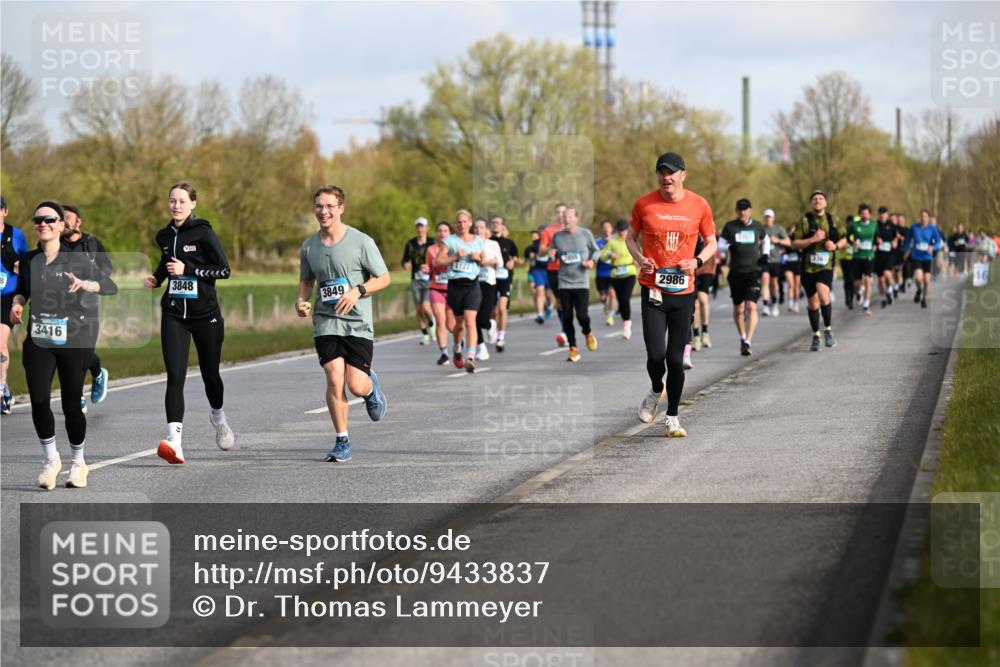 12.04.2026 - 45. Internationalen Wilhelmsburger Insellauf Dr. Thomas Lammeyer http://msf.ph/oto/9433837 12.04.2026 09:19:22 Laufen 3416, 3848, 3849, 3363, 2122, 2986 meine-sportfotos.de