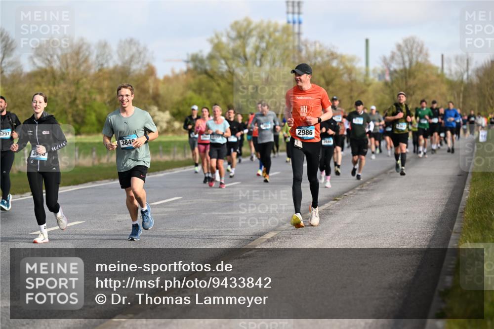 12.04.2026 - 45. Internationalen Wilhelmsburger Insellauf Dr. Thomas Lammeyer http://msf.ph/oto/9433842 12.04.2026 09:19:23 Laufen 8797, 388, 3840, 2986, 2646 meine-sportfotos.de