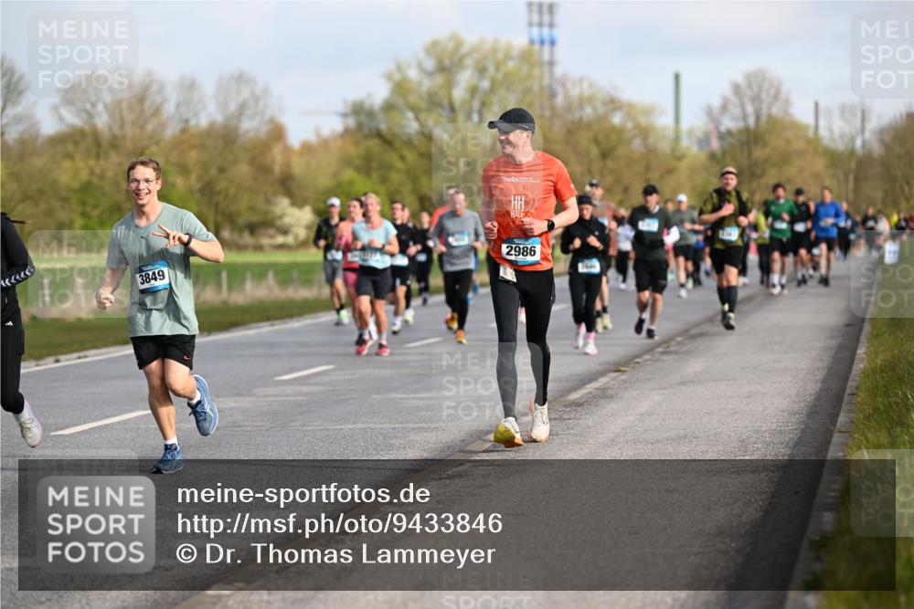 12.04.2026 - 45. Internationalen Wilhelmsburger Insellauf Dr. Thomas Lammeyer http://msf.ph/oto/9433846 12.04.2026 09:19:24 Laufen 3849, 2986 meine-sportfotos.de