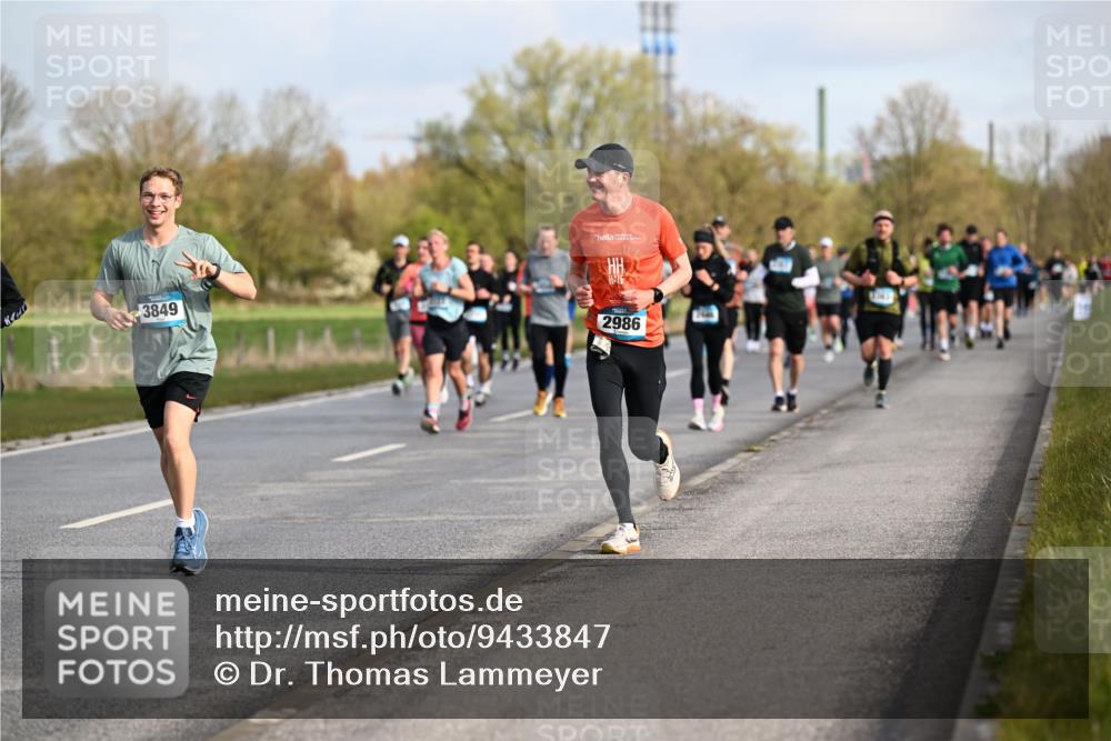 12.04.2026 - 45. Internationalen Wilhelmsburger Insellauf Dr. Thomas Lammeyer http://msf.ph/oto/9433847 12.04.2026 09:19:24 Laufen 3849, 2986 meine-sportfotos.de