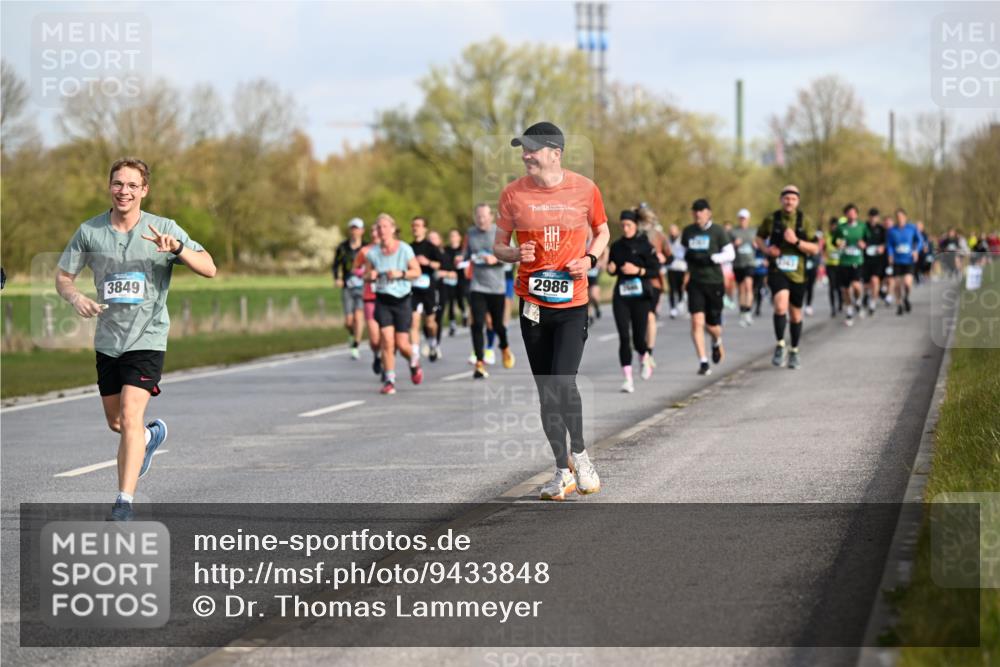 12.04.2026 - 45. Internationalen Wilhelmsburger Insellauf Dr. Thomas Lammeyer http://msf.ph/oto/9433848 12.04.2026 09:19:24 Laufen 3849, 2986 meine-sportfotos.de