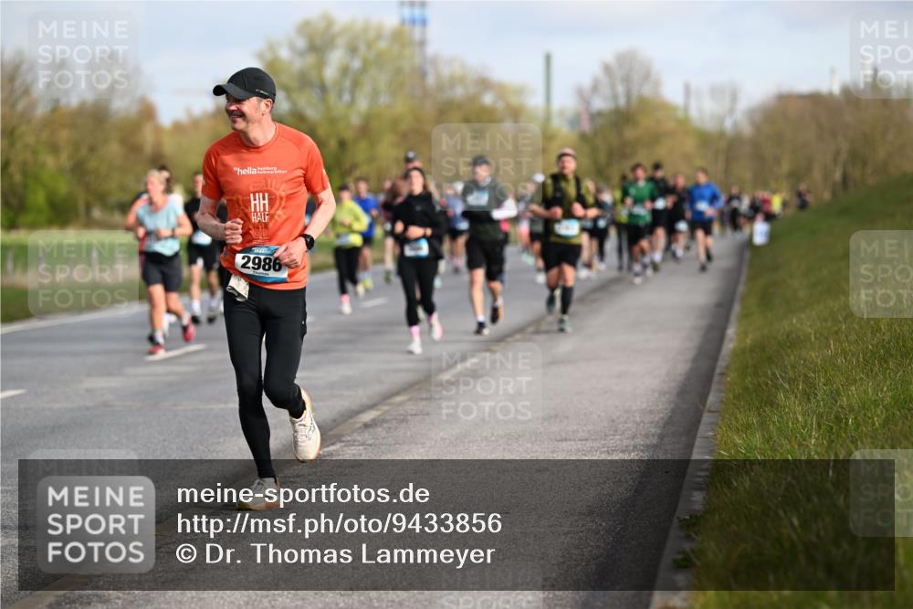 12.04.2026 - 45. Internationalen Wilhelmsburger Insellauf Dr. Thomas Lammeyer http://msf.ph/oto/9433856 12.04.2026 09:19:26 Laufen 30, 2986 meine-sportfotos.de