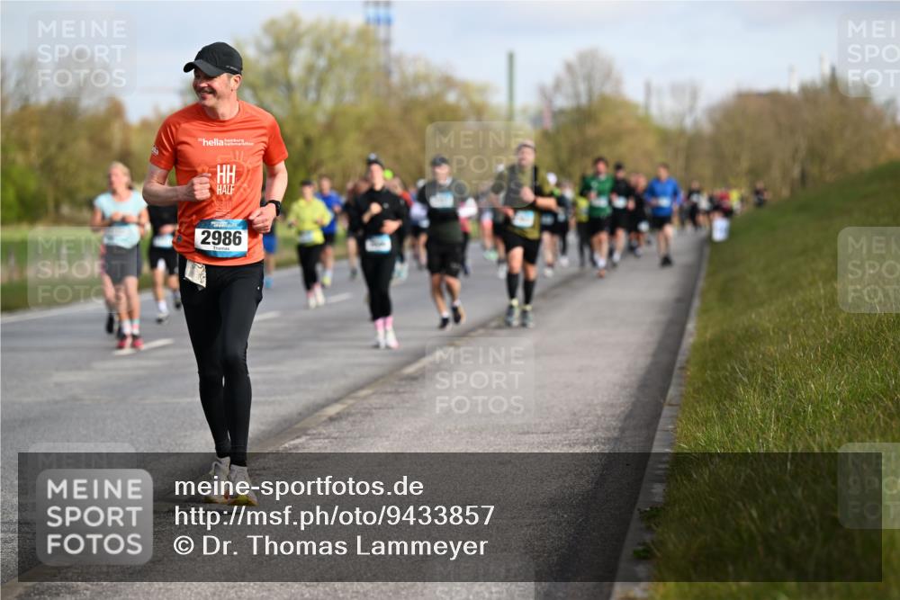 12.04.2026 - 45. Internationalen Wilhelmsburger Insellauf Dr. Thomas Lammeyer http://msf.ph/oto/9433857 12.04.2026 09:19:26 Laufen 30, 2986 meine-sportfotos.de