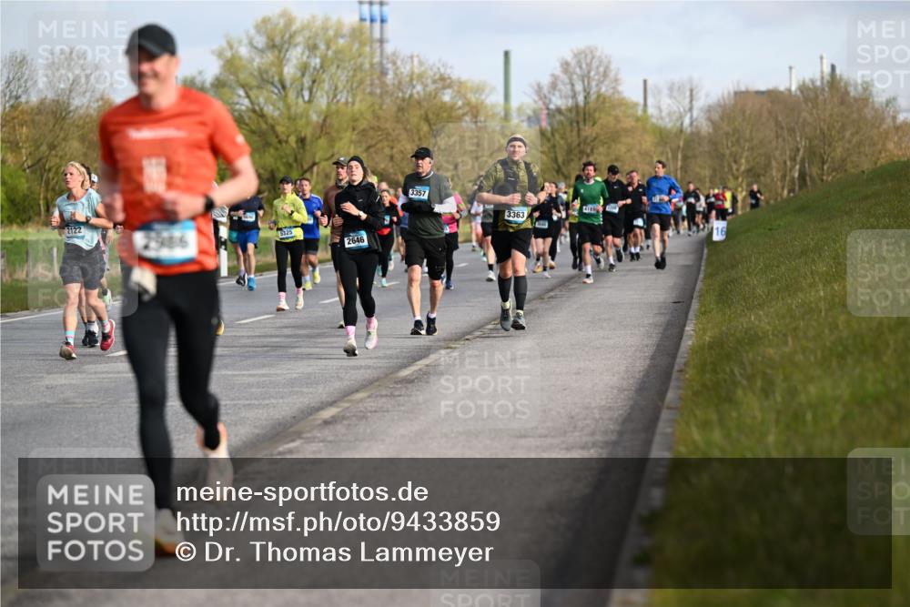 12.04.2026 - 45. Internationalen Wilhelmsburger Insellauf Dr. Thomas Lammeyer http://msf.ph/oto/9433859 12.04.2026 09:19:26 Laufen 2122, 5325, 2646, 3357, 3363 meine-sportfotos.de