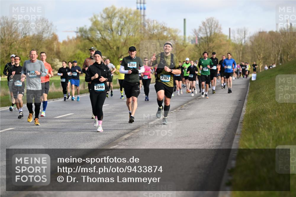 12.04.2026 - 45. Internationalen Wilhelmsburger Insellauf Dr. Thomas Lammeyer http://msf.ph/oto/9433874 12.04.2026 09:19:29 Laufen 3741, 2855, 3357, 2646, 60, 3363, 4181 meine-sportfotos.de