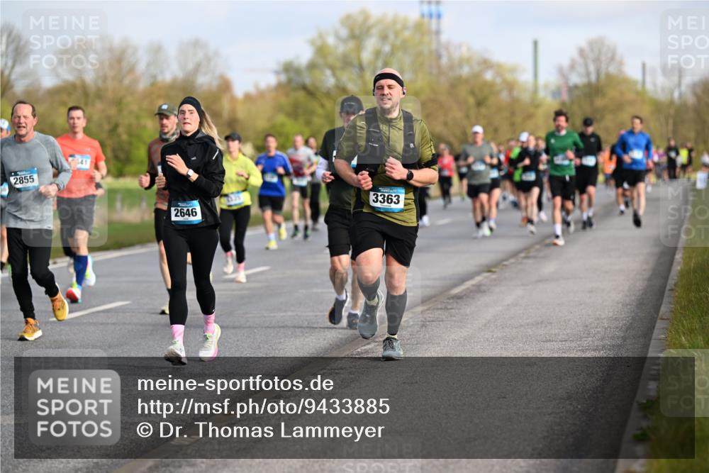 12.04.2026 - 45. Internationalen Wilhelmsburger Insellauf Dr. Thomas Lammeyer http://msf.ph/oto/9433885 12.04.2026 09:19:31 Laufen 2855, 3363, 2646 meine-sportfotos.de