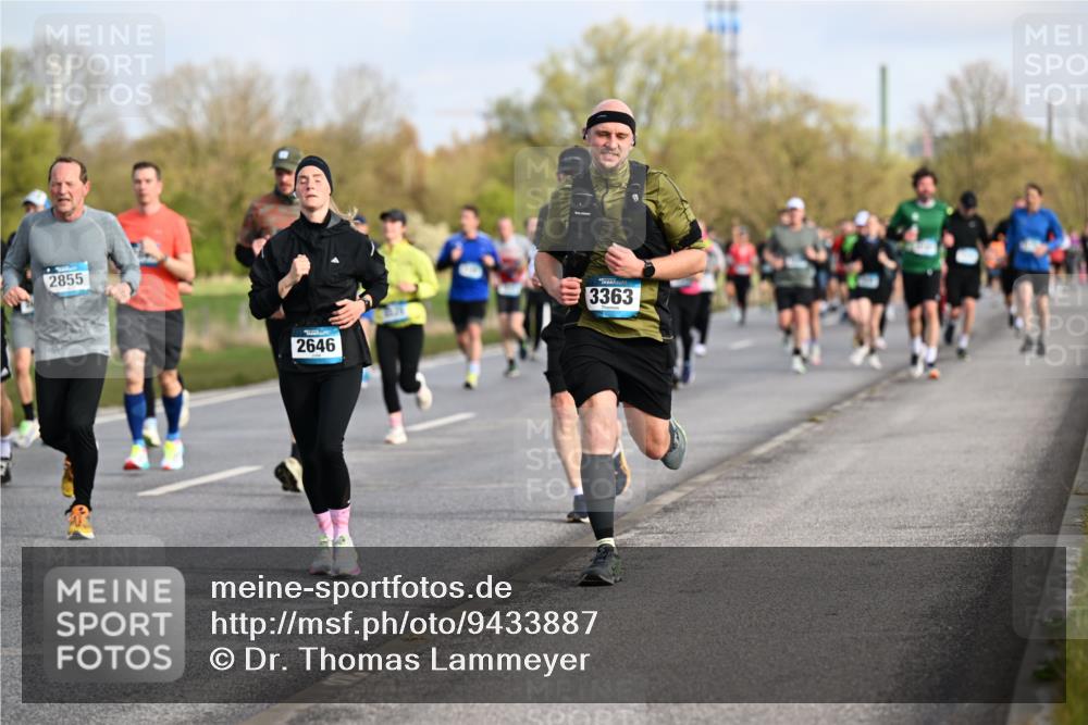 12.04.2026 - 45. Internationalen Wilhelmsburger Insellauf Dr. Thomas Lammeyer http://msf.ph/oto/9433887 12.04.2026 09:19:31 Laufen 2855, 2646, 3363 meine-sportfotos.de