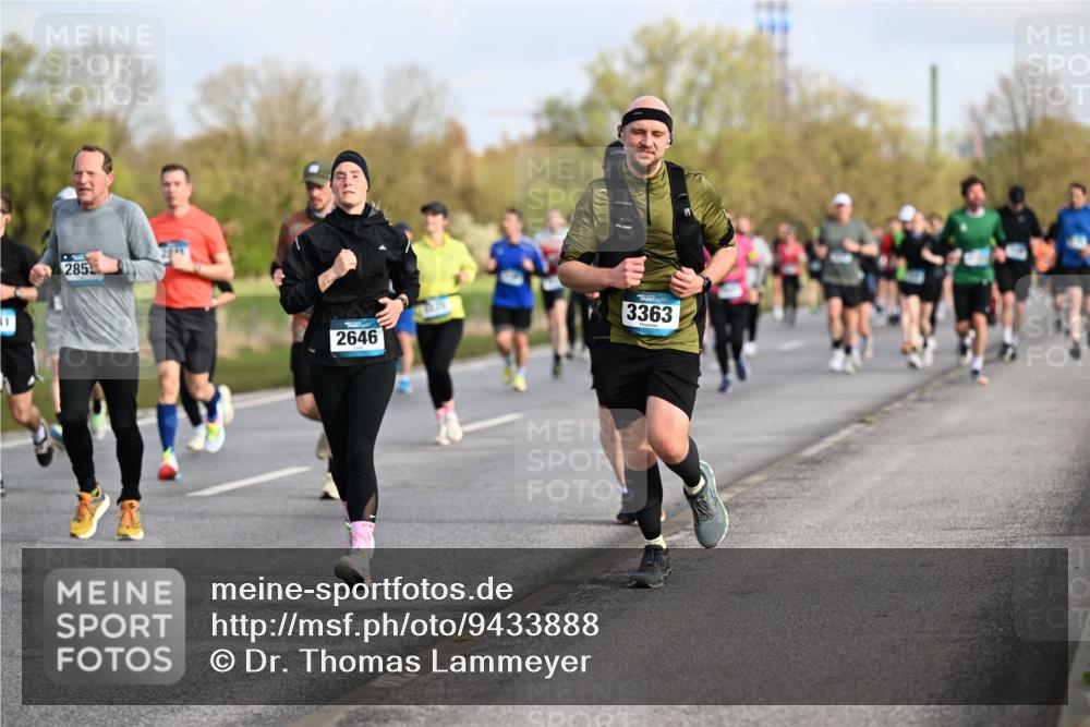 12.04.2026 - 45. Internationalen Wilhelmsburger Insellauf Dr. Thomas Lammeyer http://msf.ph/oto/9433888 12.04.2026 09:19:31 Laufen 1, 285, 2646, 3363 meine-sportfotos.de