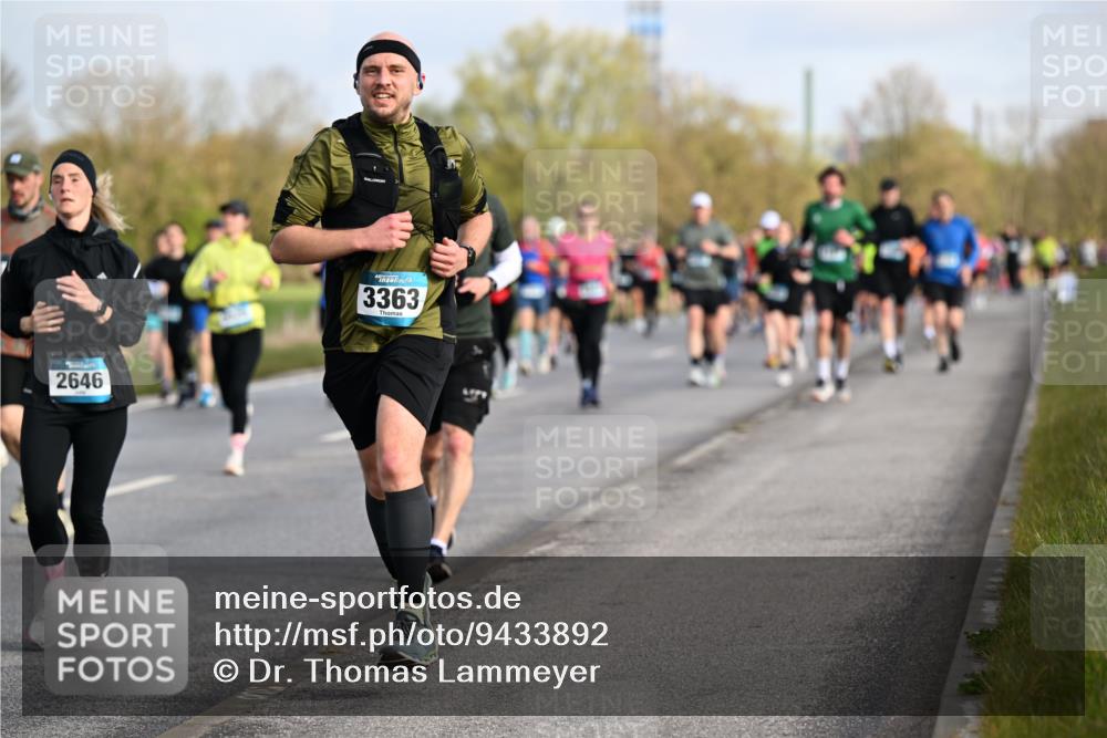 12.04.2026 - 45. Internationalen Wilhelmsburger Insellauf Dr. Thomas Lammeyer http://msf.ph/oto/9433892 12.04.2026 09:19:32 Laufen 2646, 3363 meine-sportfotos.de