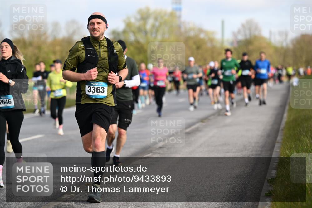 12.04.2026 - 45. Internationalen Wilhelmsburger Insellauf Dr. Thomas Lammeyer http://msf.ph/oto/9433893 12.04.2026 09:19:32 Laufen 2646, 3363 meine-sportfotos.de