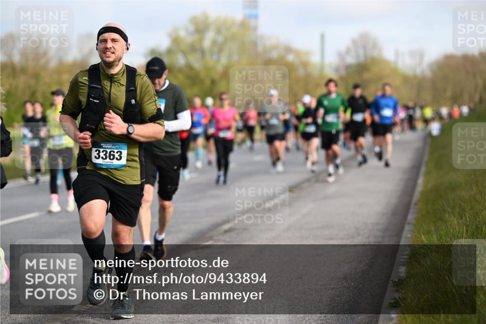 12.04.2026 - 45. Internationalen Wilhelmsburger Insellauf Dr. Thomas Lammeyer http://msf.ph/oto/9433894 12.04.2026 09:19:33 Laufen 3363 meine-sportfotos.de